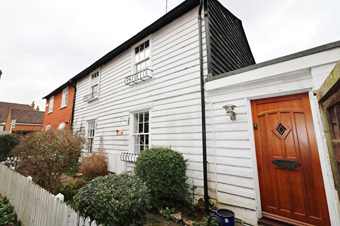 2 Bedroom Semi-Detached House To Rent In Mimram Walk, Welwyn, AL6