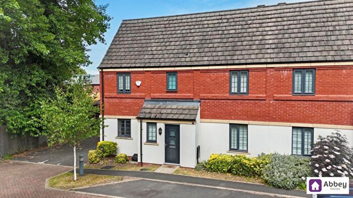 3 Bedroom Semi-Detached House For Sale In Corbridge Close, Leicester, LE4