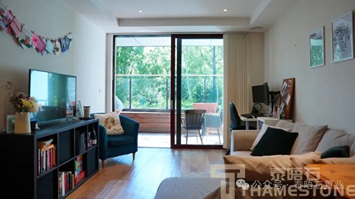 1 Bedroom Flat For Sale In Knaresborough Drive, London, SW18