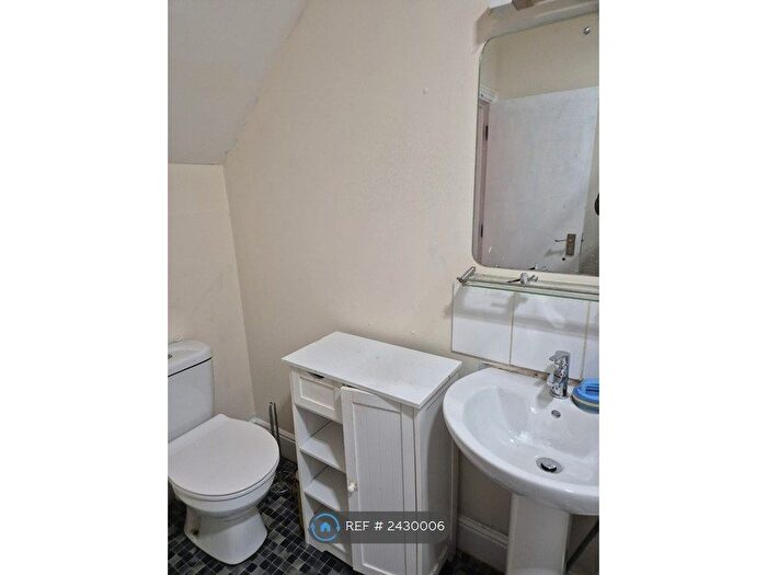 1 Bedroom Flat To Rent In Middleton Hall Road, Birmingham, B30