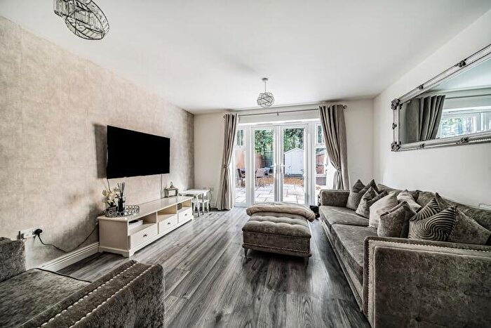 2 Bedroom Duplex For Sale In White Wood Vale, Camberley, Surrey, GU16