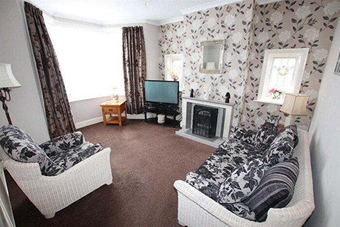 2 Bedroom Detached Bungalow For Sale In Cotswold Road, Clacton On Sea, CO15
