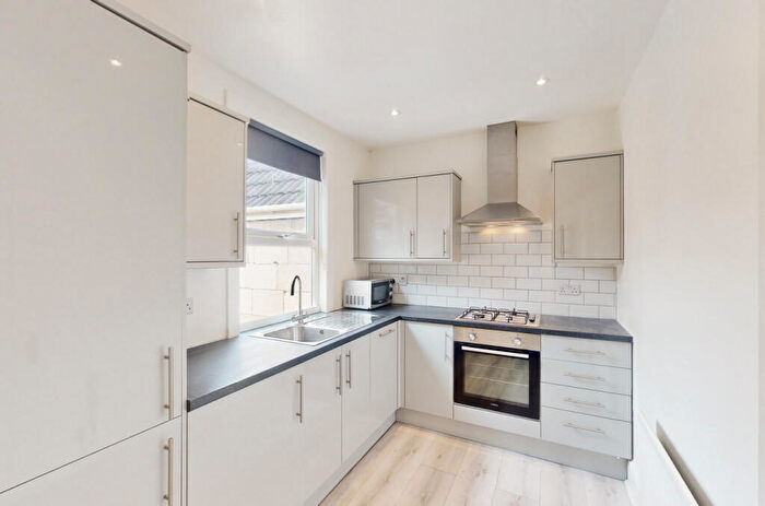2 Bedroom Apartment To Rent In Lower Bristol Road, BA2