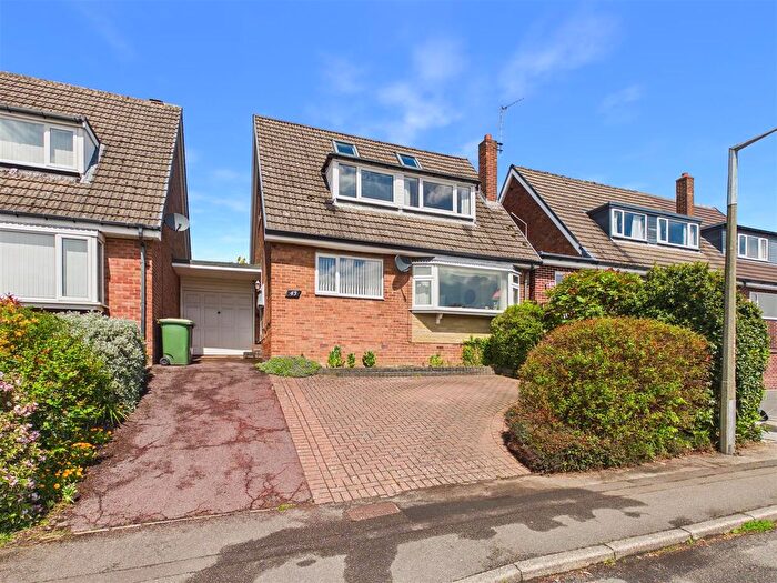 3 Bedroom Detached House For Sale In Summerfield Road, Dronfield, S18