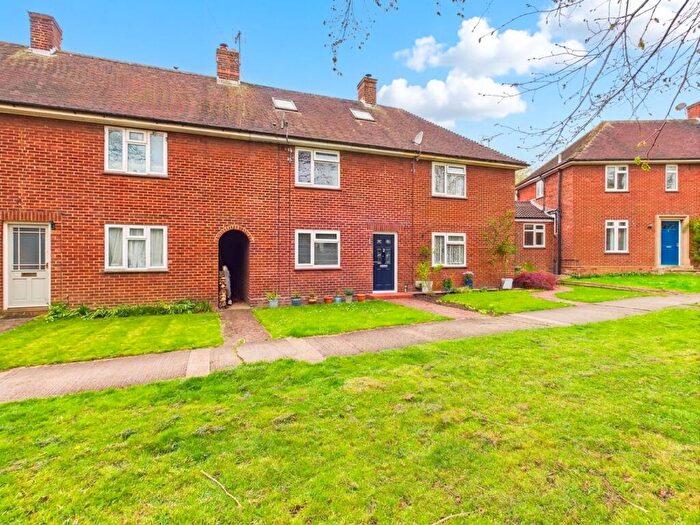 3 Bedroom Terraced House For Sale In Brackley Lane, Calvert, MK18