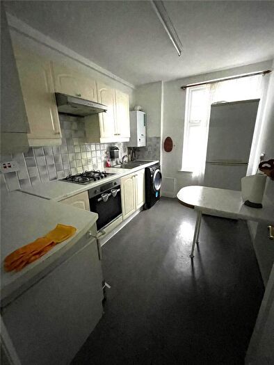 2 Bedroom Flat To Rent In Tudor Court, Russell Hill Place, Purley, Surrey, CR8