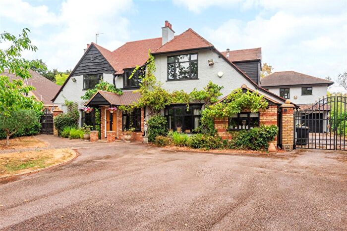 5 Bedroom Detached House For Sale In Bromham Road, Biddenham, Bedfordshire, MK40