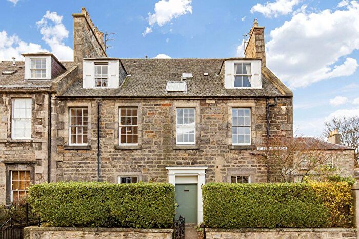 2 Bedroom Flat For Sale In / St Bernards Row, Edinburgh, EH4