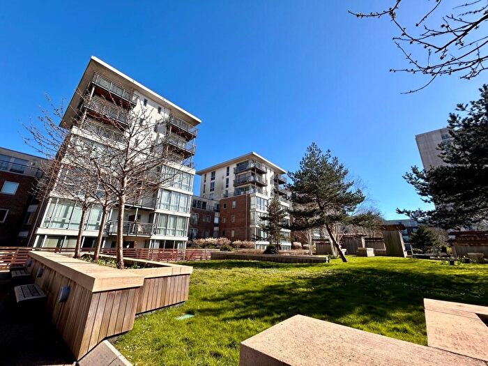 2 Bedroom Flat To Rent In Cross Street, Portsmouth, PO1