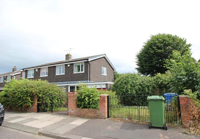 3 Bedroom Semi-Detached House To Rent In Southward Way, NE25