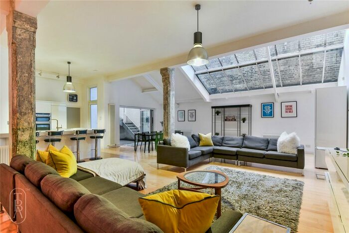 4 Bedroom Flat To Rent In New Inn Street, London, EC2A