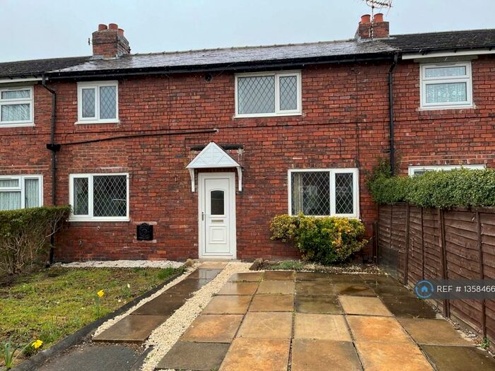 3 Bedroom Terraced House To Rent In Farm Road, Leeds, LS15