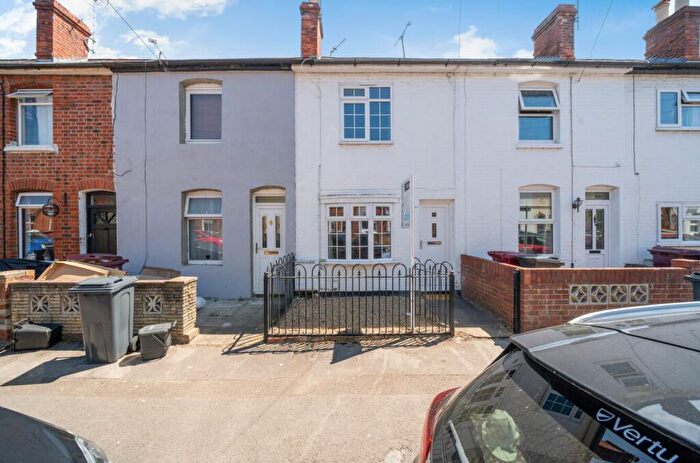 2 Bedroom Terraced House To Rent In York Road, Reading, RG1