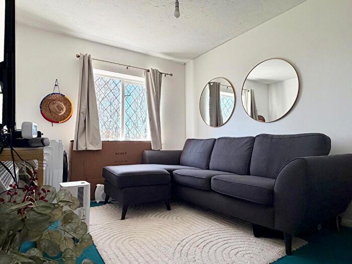 1 Bedroom Flat To Rent In Heathfield Drive, Mitcham, Greater London, CR4