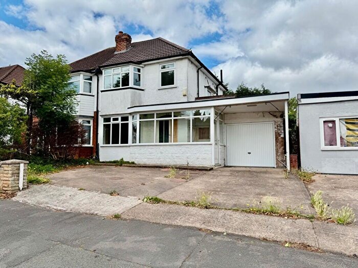 3 Bedroom Semi-Detached House For Sale In Goodway Road, Solihull, B92