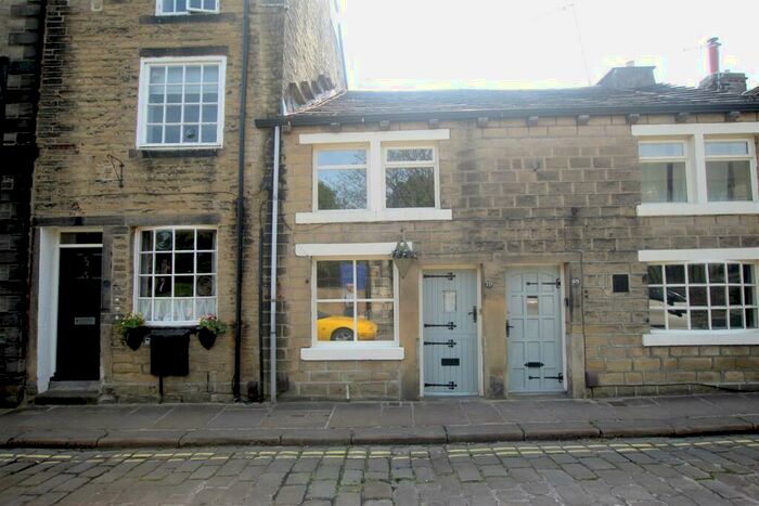 2 Bedroom Cottage To Rent In Old Main Street, Bingley, BD16