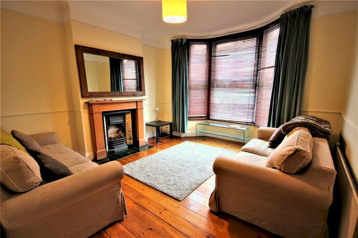 1 Bedroom Apartment To Rent In Russell Road, Palmers Green, London, N13