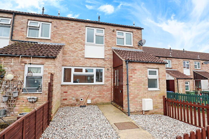 3 Bedroom End Of Terrace House For Sale In Woodroffe Square, Calne, SN11