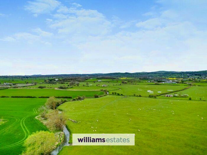 3 Bedroom Detached Bungalow For Sale In Abergele Road, Rhuddlan, LL18