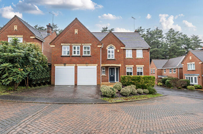 5 Bedroom Detached House For Sale In Vicarage Close, Colgate, Horsham, RH12