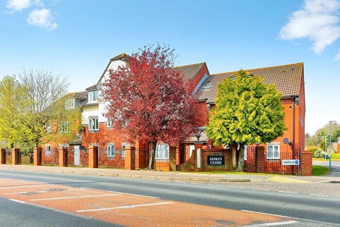 1 Bedroom Flat For Sale In Siskin Close, Bushey, WD23