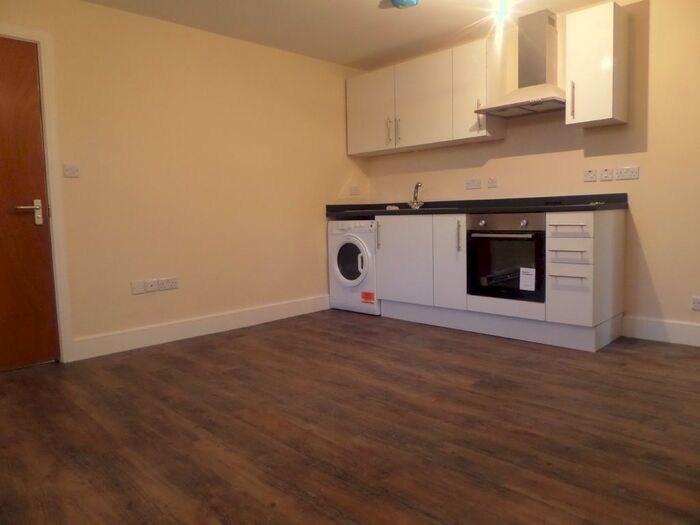 Studio To Rent In Staines Road, Bedfont, Feltham, TW14