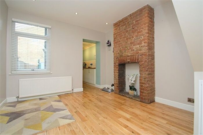 2 Bedroom Cottage To Rent In Bremer Road, Staines-Upon-Thames, TW18