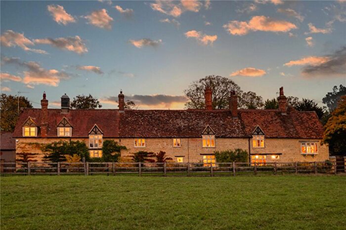 6 Bedroom Detached House For Sale In Church Road, Radclive, Buckingham, Buckinghamshire, MK18