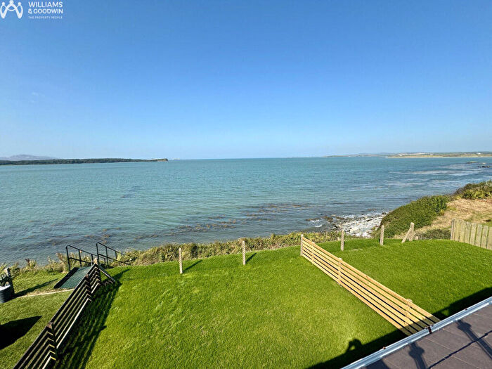 3 Bedroom Semi-Detached House For Sale In Vista Del Mar, Valley, Anglesey, LL65