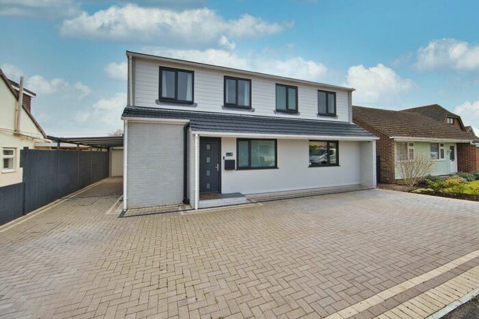 4 Bedroom Chalet For Sale In White Wood Road, Eastry, CT13