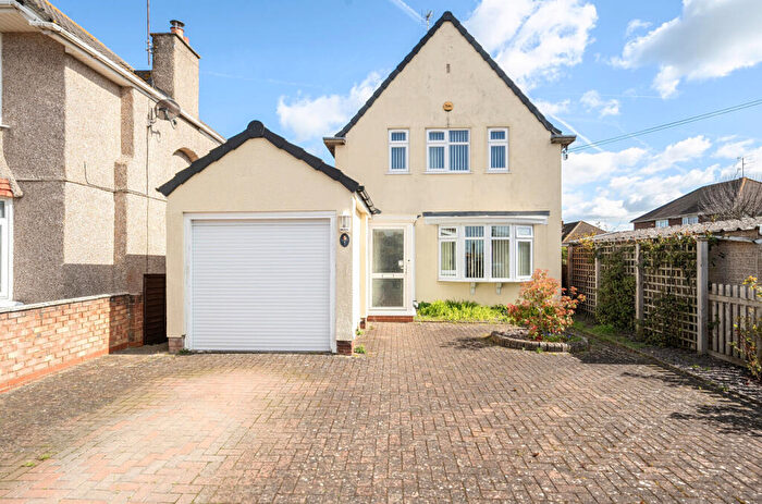 3 Bedroom Detached House For Sale In Nythe Road, Stratton St Margaret, Swindon, SN3