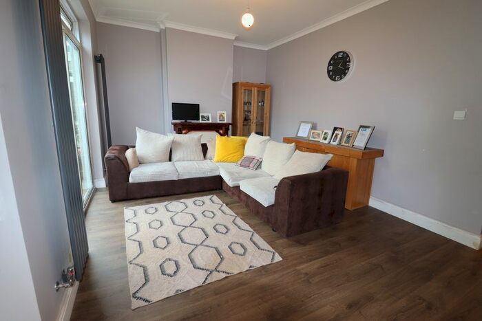 3 Bedroom Terraced House To Rent In Perrymans Farm Road, Newbury Park IG2