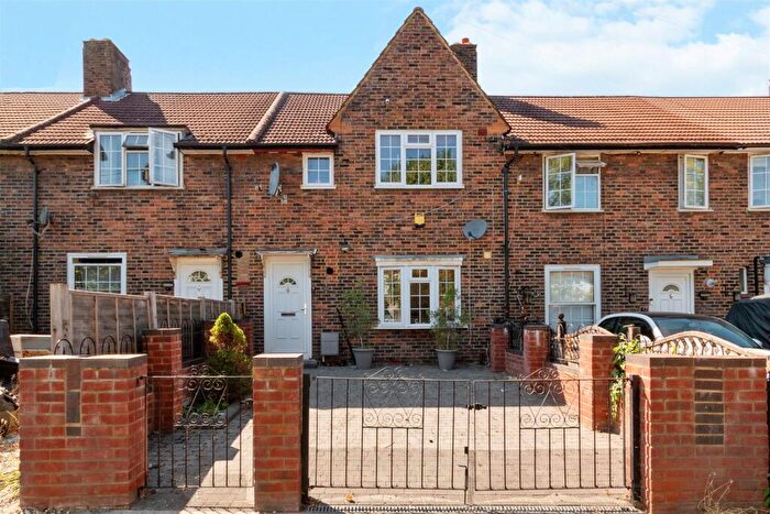 3 Bedroom House For Sale In Langdon Road, Morden, SM4