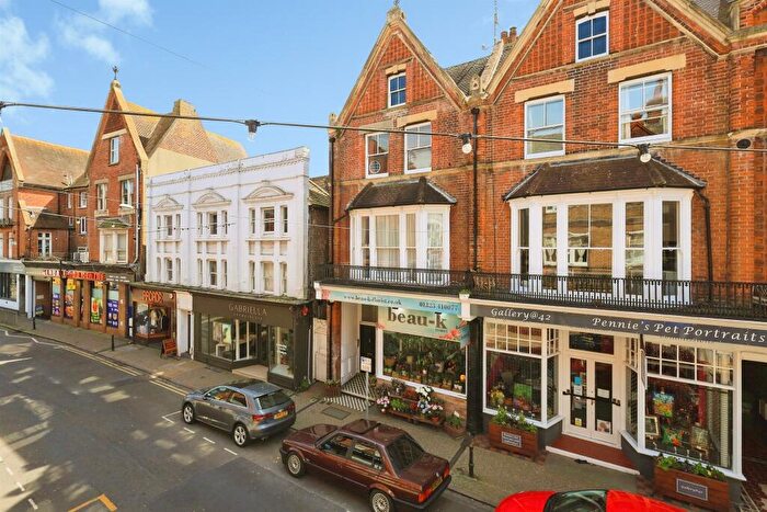 2 Bedroom Flat For Sale In South Street, Eastbourne, BN21