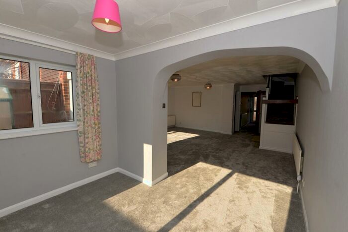 3 Bedroom Terraced House To Rent In Cam Walk, Eastrop, Basingstoke, RG21