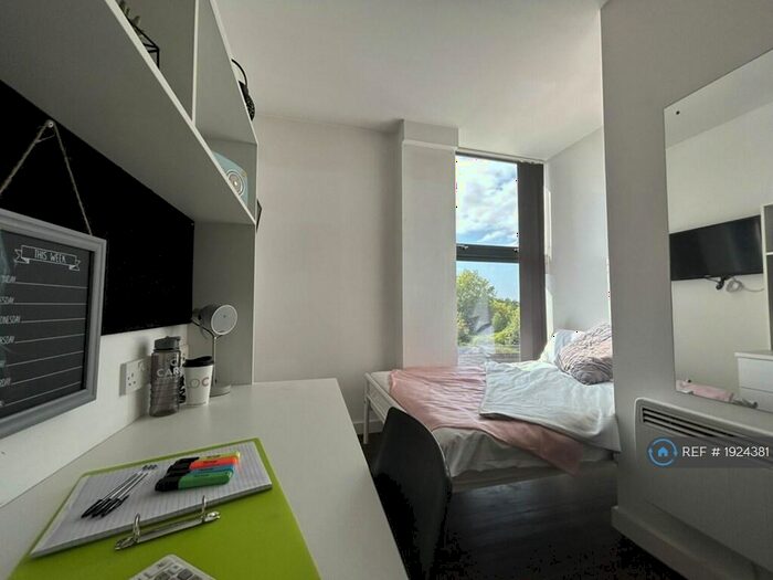 Studio To Rent In City Point, Liverpool, L5