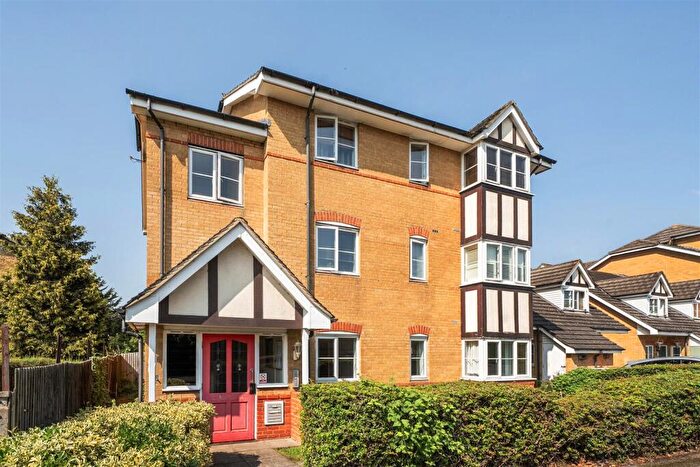 1 Bedroom Flat For Sale In Redwood Grove, Bedford, MK42