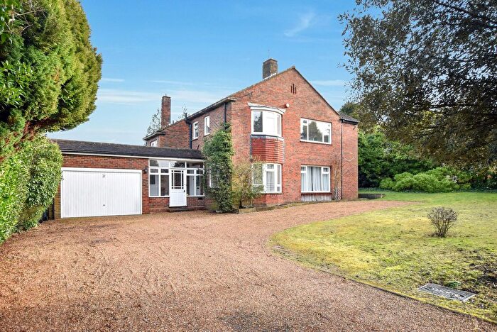 3 Bedroom Detached House To Rent In Ralliwood Road, Ashtead, KT21