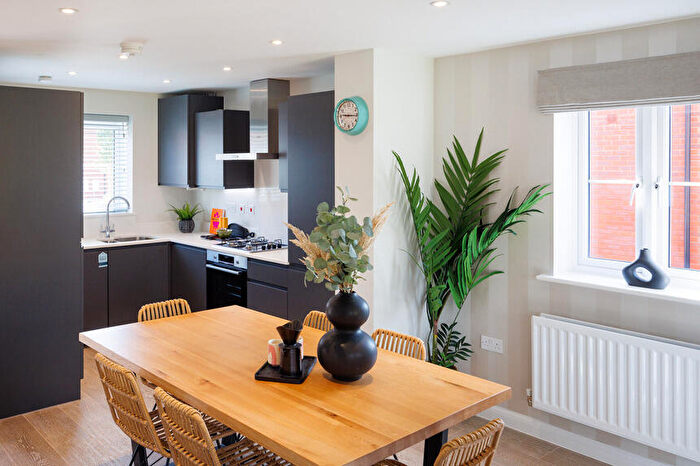 3 Bedroom Semi-Detached House For Sale In Curbridge, Botley, SO30