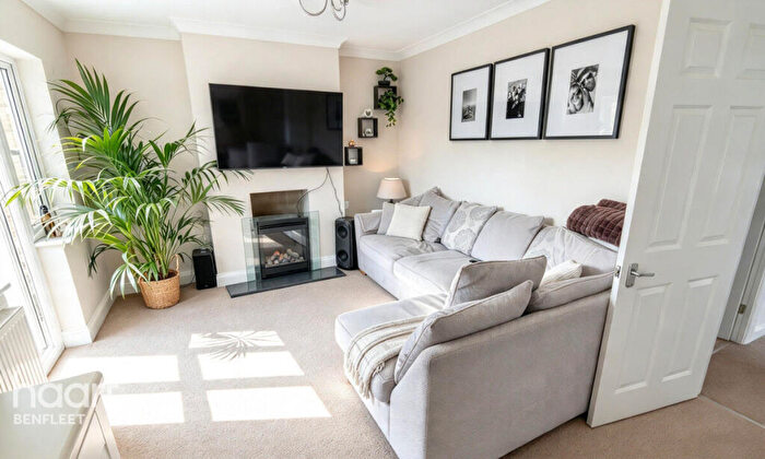 3 Bedroom Semi-Detached Bungalow For Sale In Hart Road, Benfleet, SS7