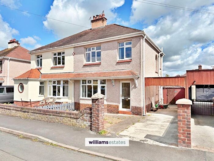 3 Bedroom Semi-Detached House For Sale In Castle View Estate, Denbigh, LL16