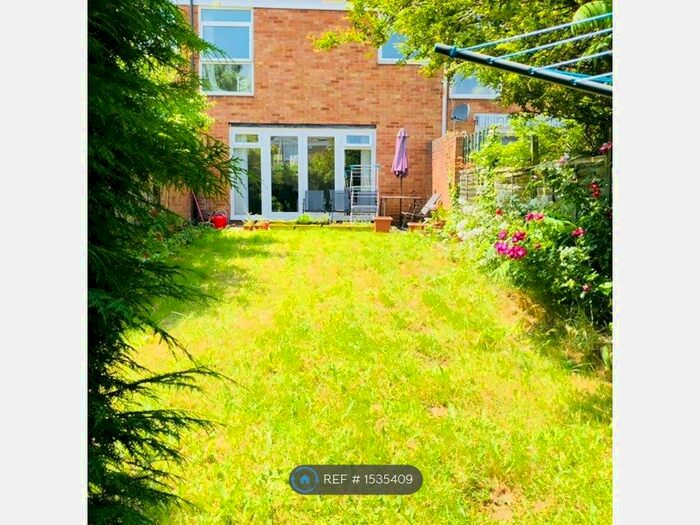 3 Bedroom Terraced House To Rent In Speldhurst Close, Bromley, BR2