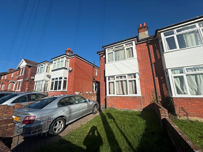5 Bedroom Property To Rent In Broadlands Road, Southampton, SO17