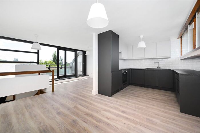 2 Bedroom Flat For Sale In Rowley Way, St Johns Wood, NW8