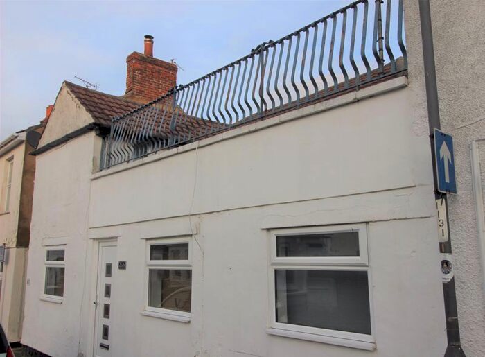 2 Bedroom Flat To Rent In Western Street, Swindon, SN1