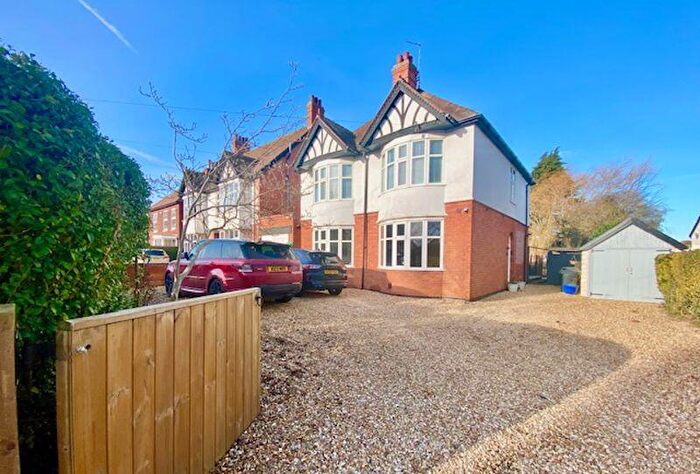 4 Bedroom Character Property To Rent In Large And Impressive Character Home, NG31