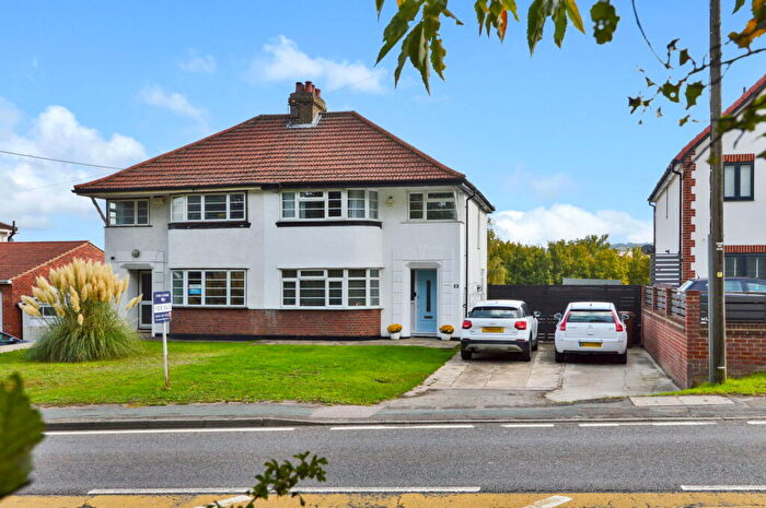 3 Bedroom Semi Detached House For Sale In Rochester Road, Cuxton, Rochester, ME2