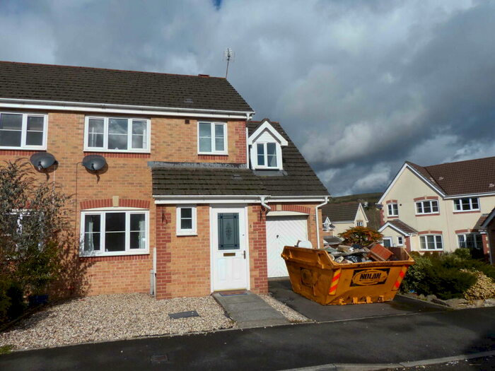 3 Bedroom Semi-Detached House To Rent In Bluebell Drive, Pontyclun, CF72