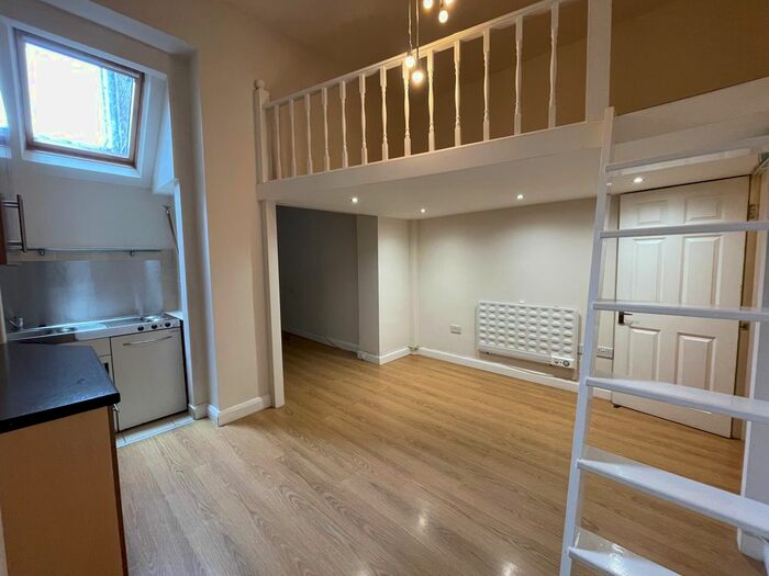Studio To Rent In High Street, Hornsey, N8