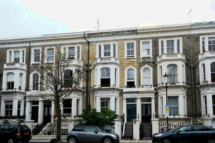 2 Bedroom Flat To Rent In Redcliffe Street, Chelsea, London, SW10